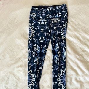 Wolves women’s print leggings. Medium.